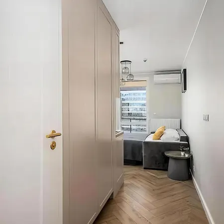 27rent Spzoo Lux * Warsaw